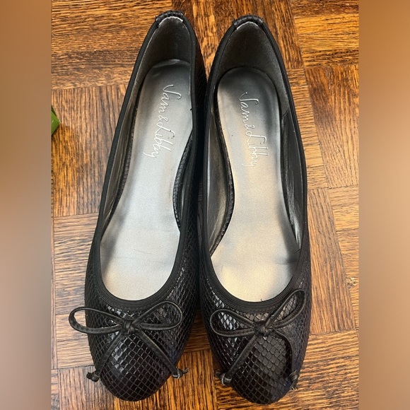 Sam & Libby St.Johnah flats - Picture 2 of 8